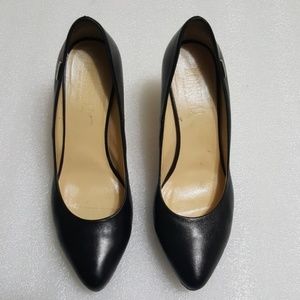 LORIBLU platform heels round toe size 7.5